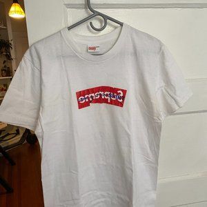 Authentic Supreme Comme Des Garcons CDG Shirt Box Wrinkle Logo Tee White Medium